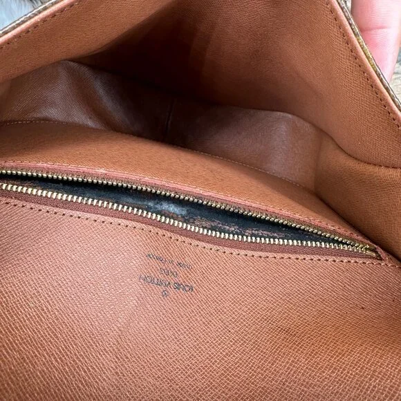 💎✨HOT BUY✨💎AUTHENTIC Louis Vuitton Monogram Saint Cloud GM - Picture 9 of 16